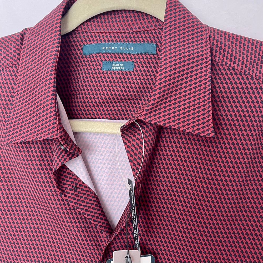 Perry Ellis Slim Fit Moisture Wicking Collared Button Down